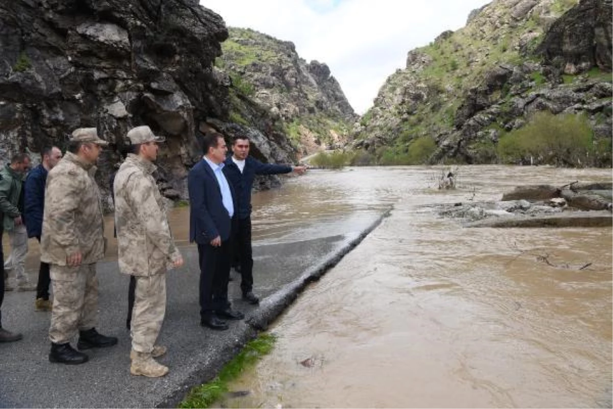 Hakkari\'de 37 yerleşim yeri sağanaktan etkilendi