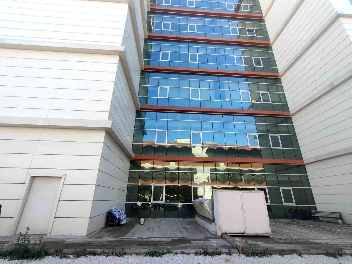 Hastane bahçesindeki bankta ölü bulundu