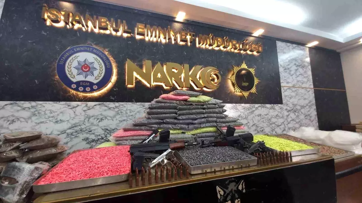 İstanbul\'da zehir tacirlerine darbe: 773 kilo uyuşturucu madde ile 847 bin uyuşturucu hap ele geçirildi