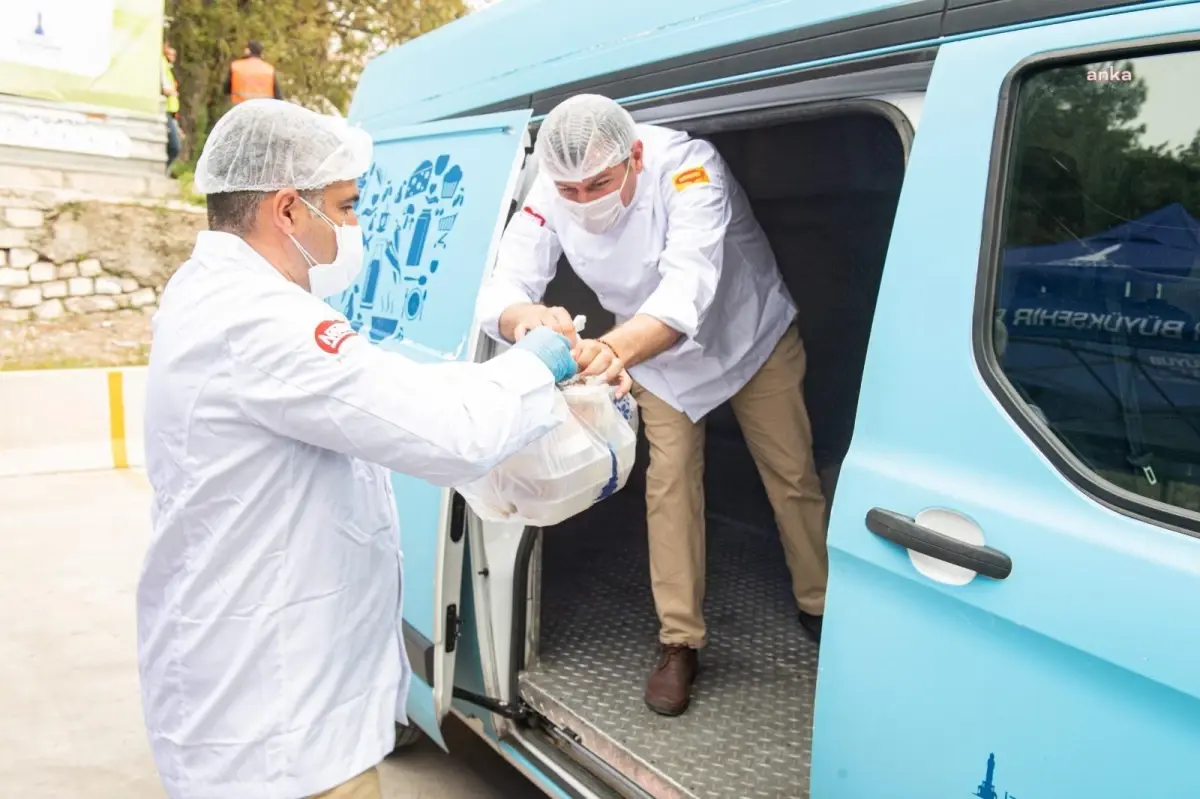 İzmir Büyükşehir\'den 75 Bin Haneye Bayram Müjdesi