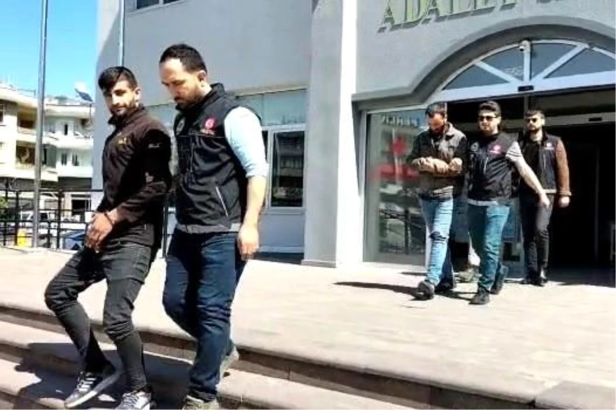 İzmir polisi zehir tacirlerine göz açtırmadı: 3 tutuklama