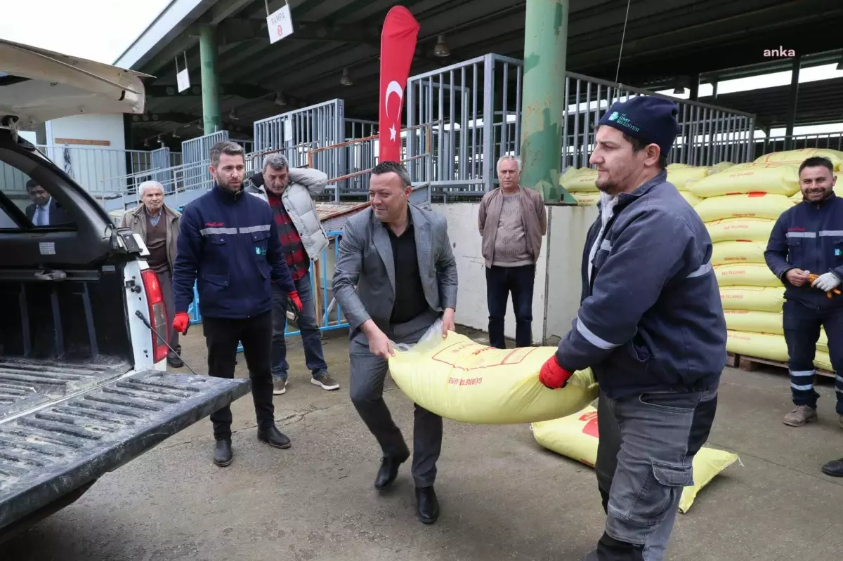 İzmit Belediyesi\'nden 840 Çiftçiye Gübre Desteği