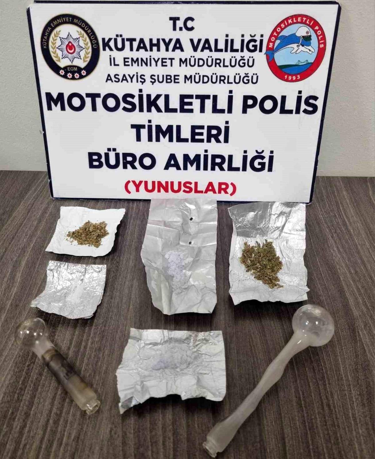 Kütahya\'da Yunus Timleri iki kişinin üzerinde uyuşturucu ele geçirdi