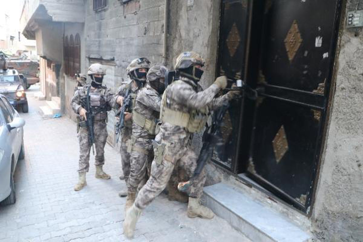 Şanlıurfa\'da DEAŞ ve PKK operasyonu: 4 şüpheli gözaltına alındı