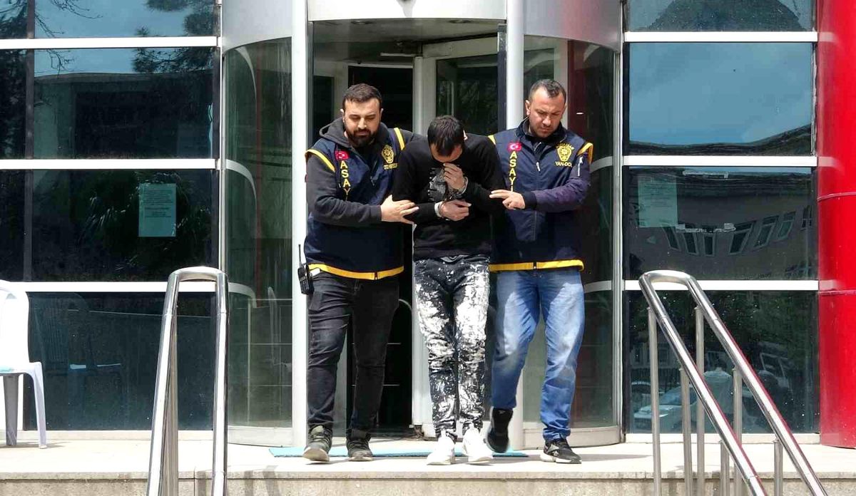 Tadilat için geldiği okuldan hırsızlık yapan boyacı tutuklandı