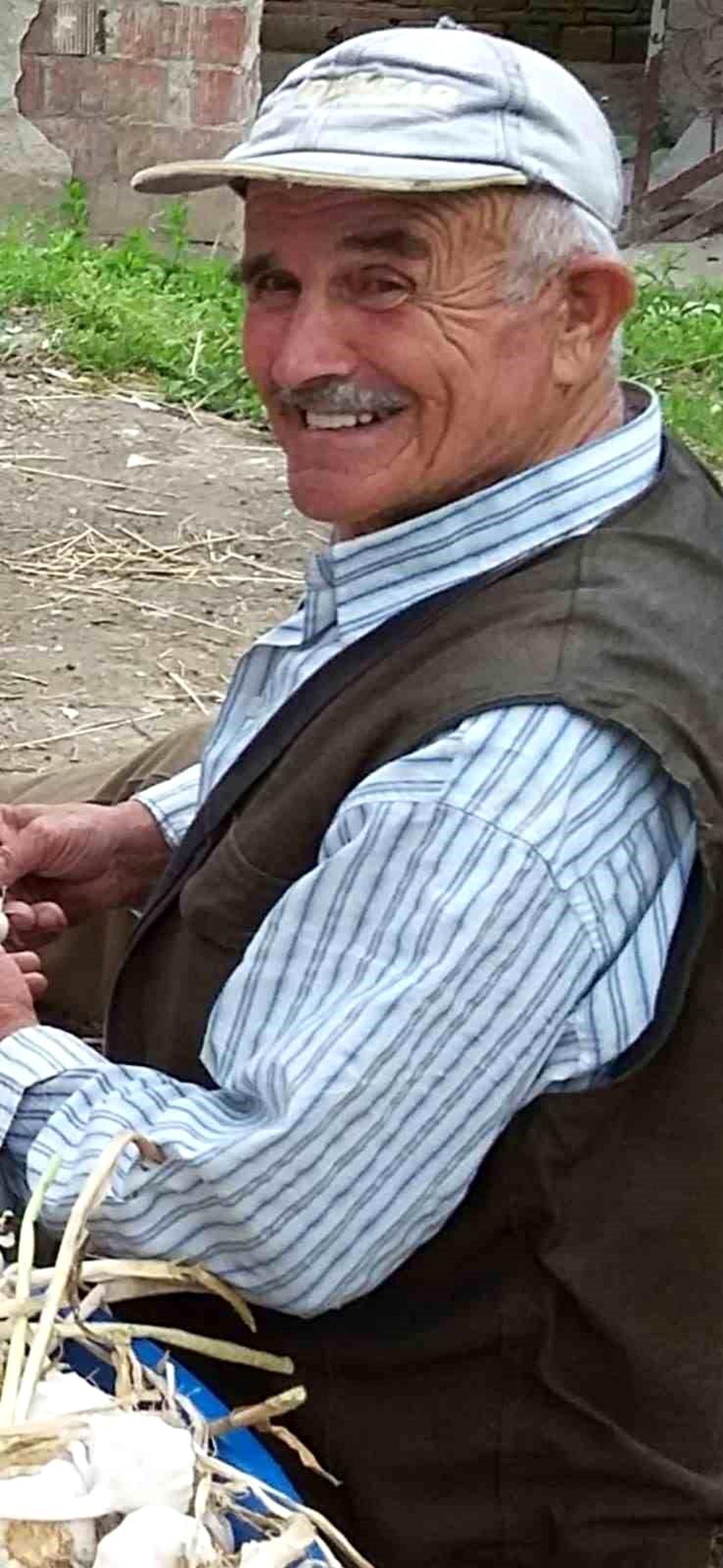 Ahşap evde çıkan yangında ölen yaşlı adam toprağa verildi