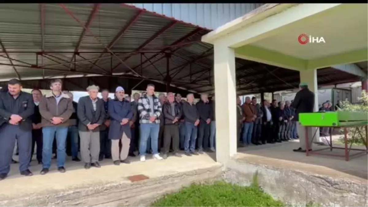 Almanya'da boğazı kesilerek öldürülen Türk taksici Samsun'da defnedildi