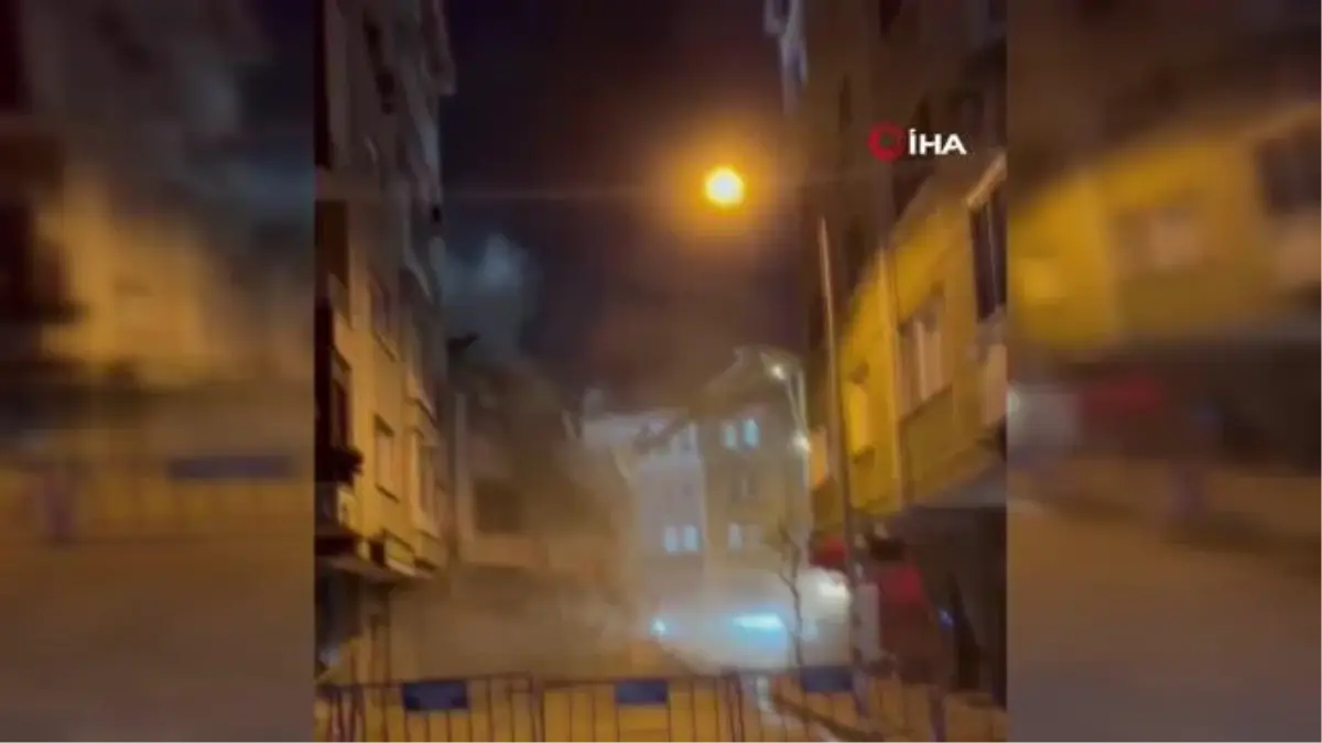 Bahçelievler'de hasarlı olduğu için boşaltılan binada yıkım çalışmaları sürüyor