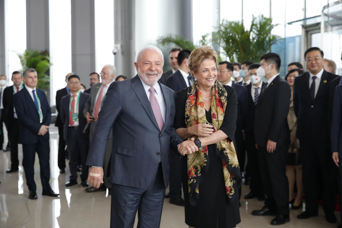 Brezilya Devlet Başkanı Lula da Silva\'nın Çin\'deki Temasları Devam Ediyor