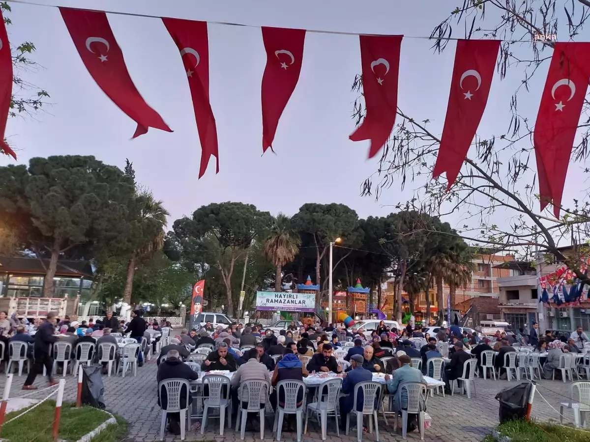 Büyükşehir\'in İftar Sofraları, Binlerce Aydınlı\'yı Bir Araya Getirmeye Devam Ediyor