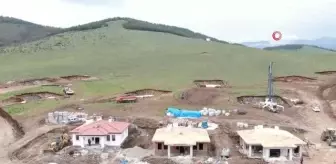 Deprem bölgesinde yapılan köy evlerinin ilk etabı bayramda teslim ediliyor