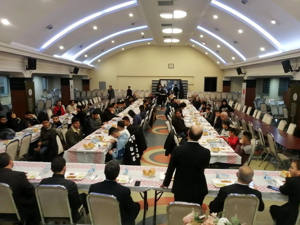 Gençlik iftarı yapıldı