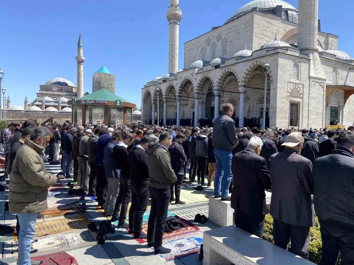 Konya\'da Ramazan ayının son Cuma namazı kılındı