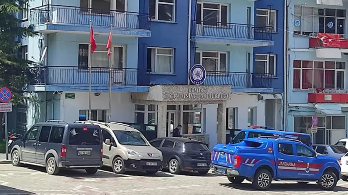 Manisa\'da polis lojmanında sır ölüm! Güzellik uzmanı genç kadın, komiserin odasında vurulmuş halde bulundu
