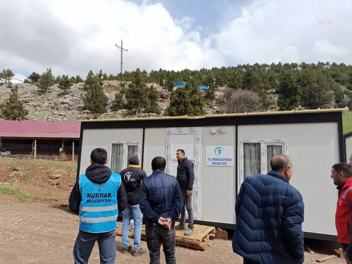 Merkezefendi Belediyesi\'nin Deprem Bölgesine Desteği Sürüyor