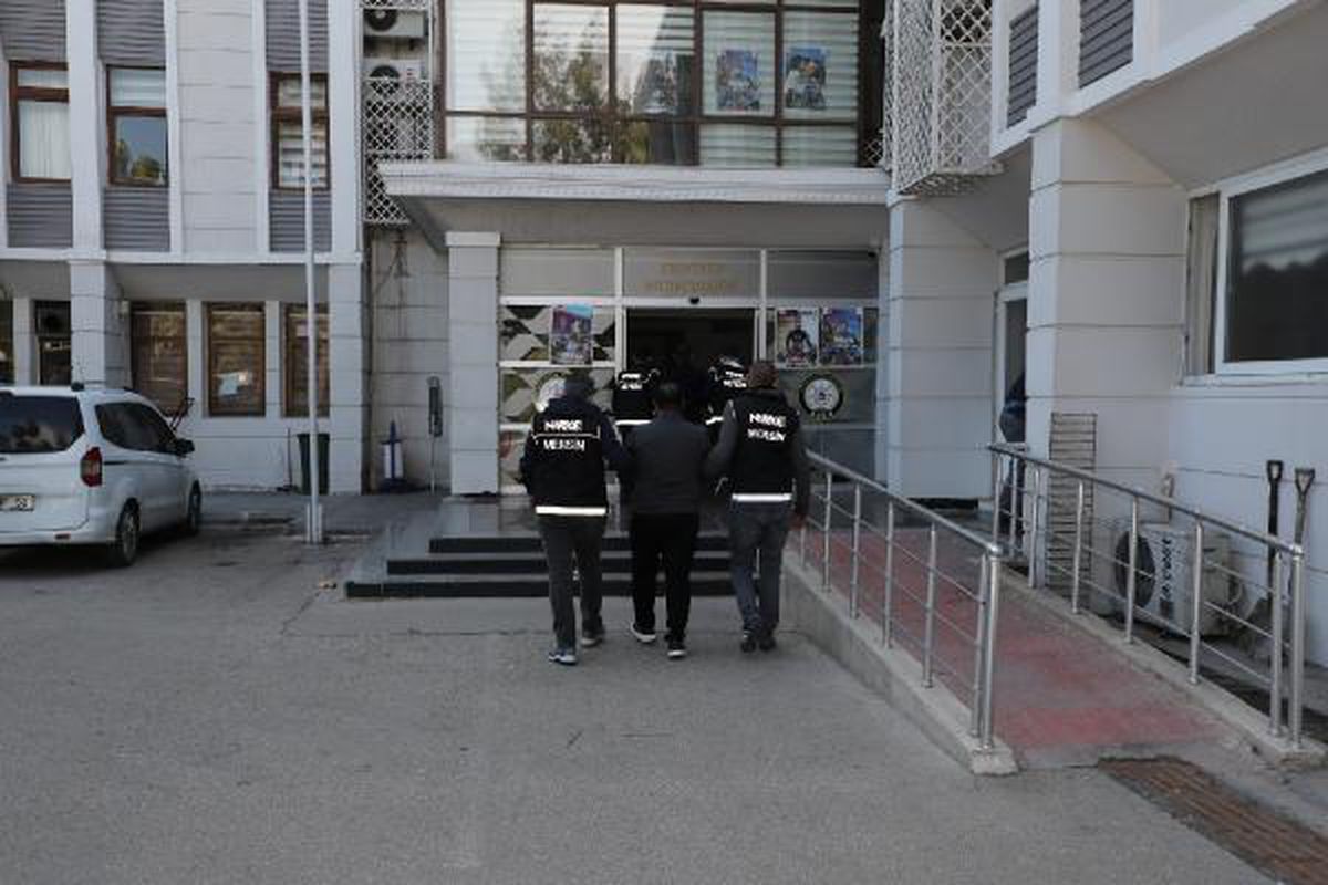Mersin\'de 97,5 kilo kokain operasyonu: 2 gözaltı