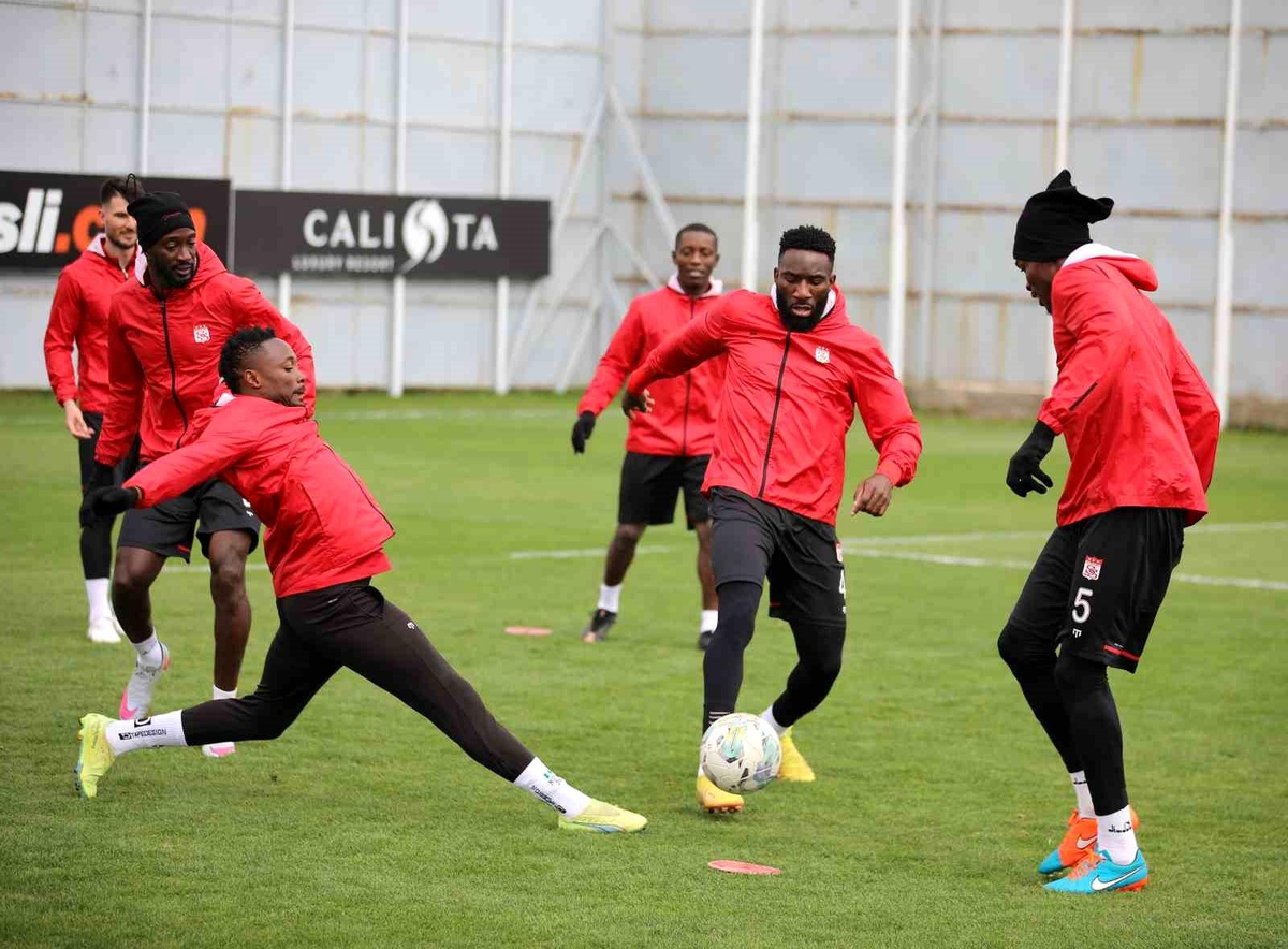 Sivasspor, Giresunspor maçına 3 puan parolasıyla hazırlanıyor