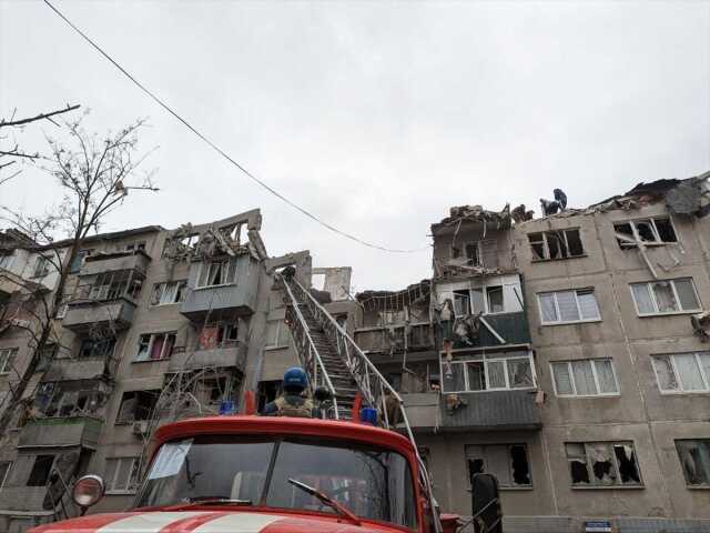 Ukrayna: Rusya'nın Slovyansk'a yönelik füze saldırılarında 5 kişi öldü, 15 kişi yaralandı Ukrayna: Rusya'nın Slovyansk'a yönelik füze saldırılarında 5 kişi öldü, 15 kişi yaralandı