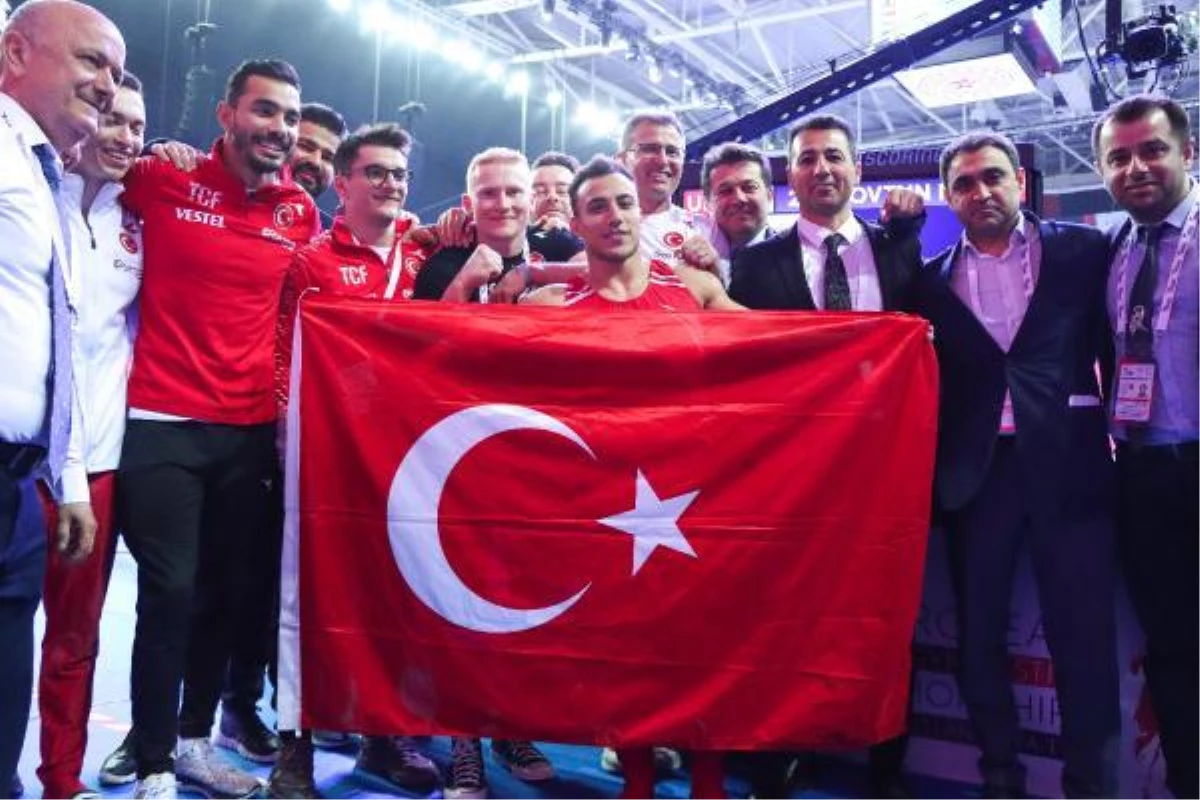 Bakan Kasapoğlu\'ndan Avrupa şampiyonu milli cimnastikçi Adem Asil\'e tebrik