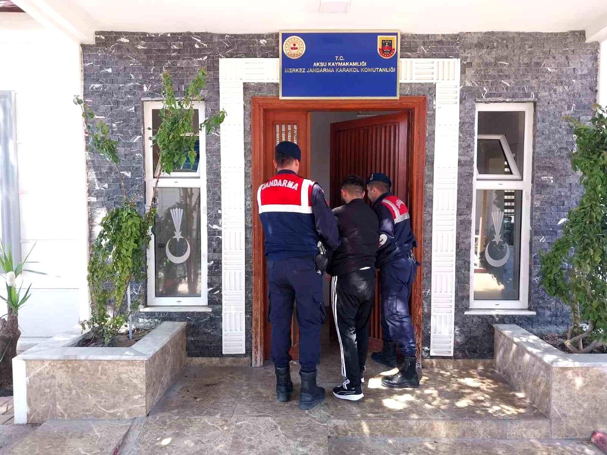 Antalya'da 13 yıl hapis cezasıyla aranan hükümlü yakalandı