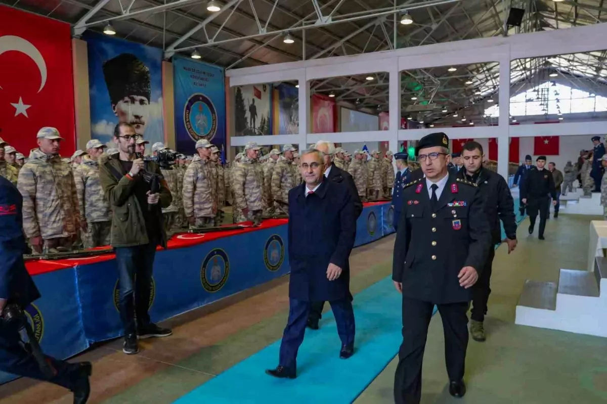 Başkan Alim Işık sözleşmeli erlerin yemin törenine katıldı