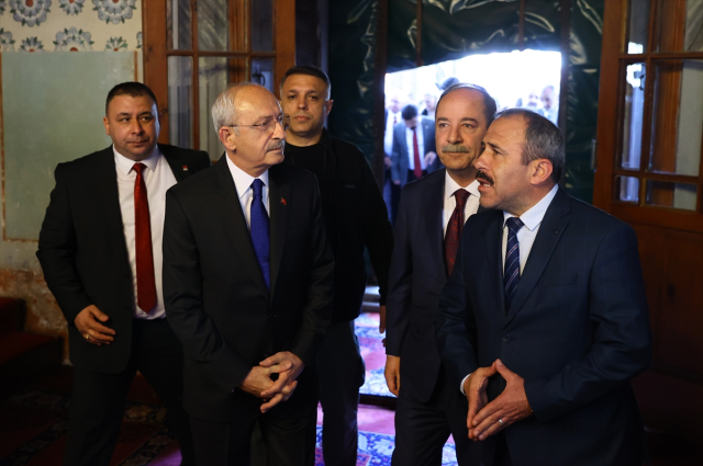 Cumhurbaşkanı adayı ve CHP Genel Başkanı Kılıçdaroğlu Edirne'de Eski Cami'yi ziyaret etti