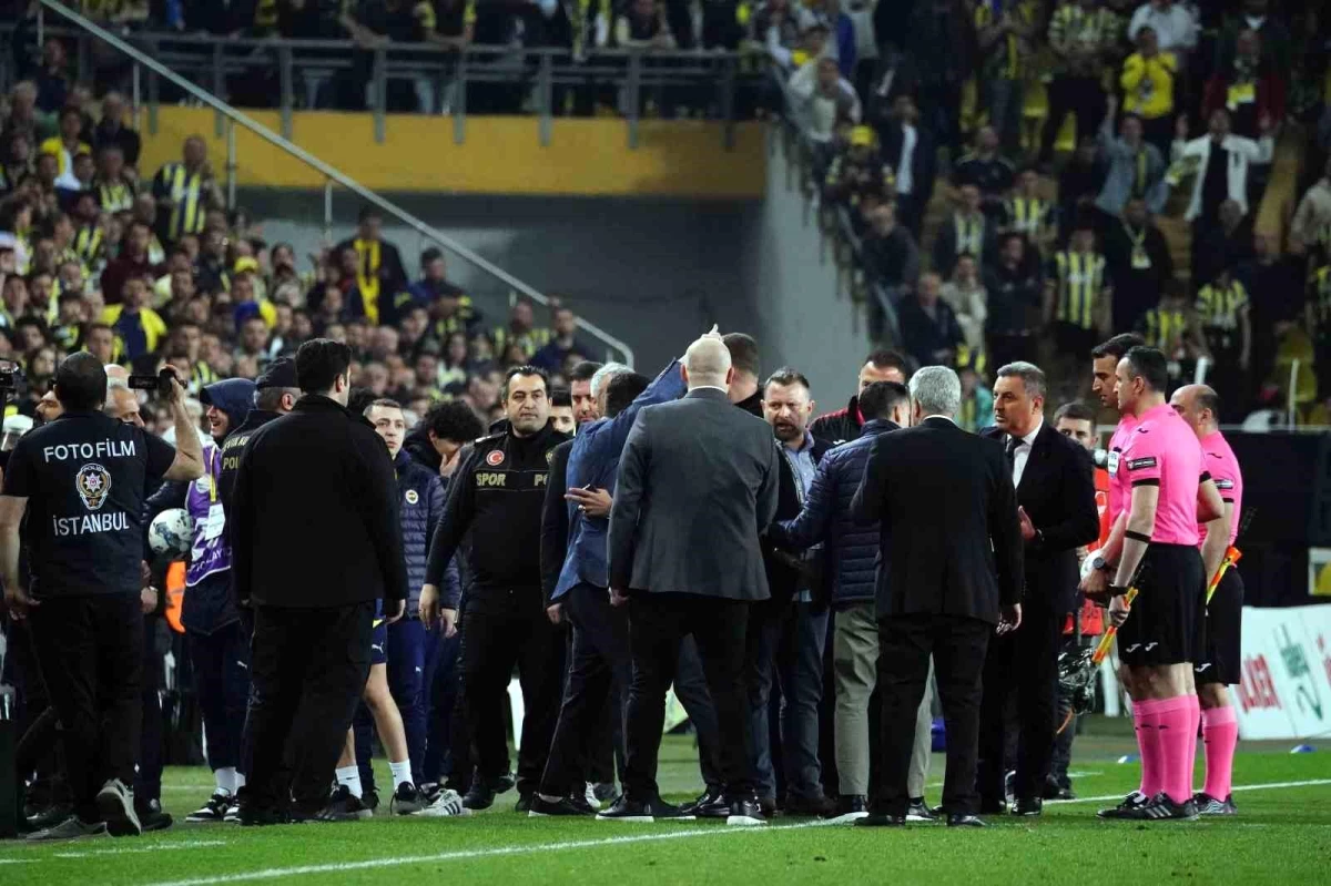 Fenerbahçeli yöneticilerden Atilla Karaoğlan\'a tepki