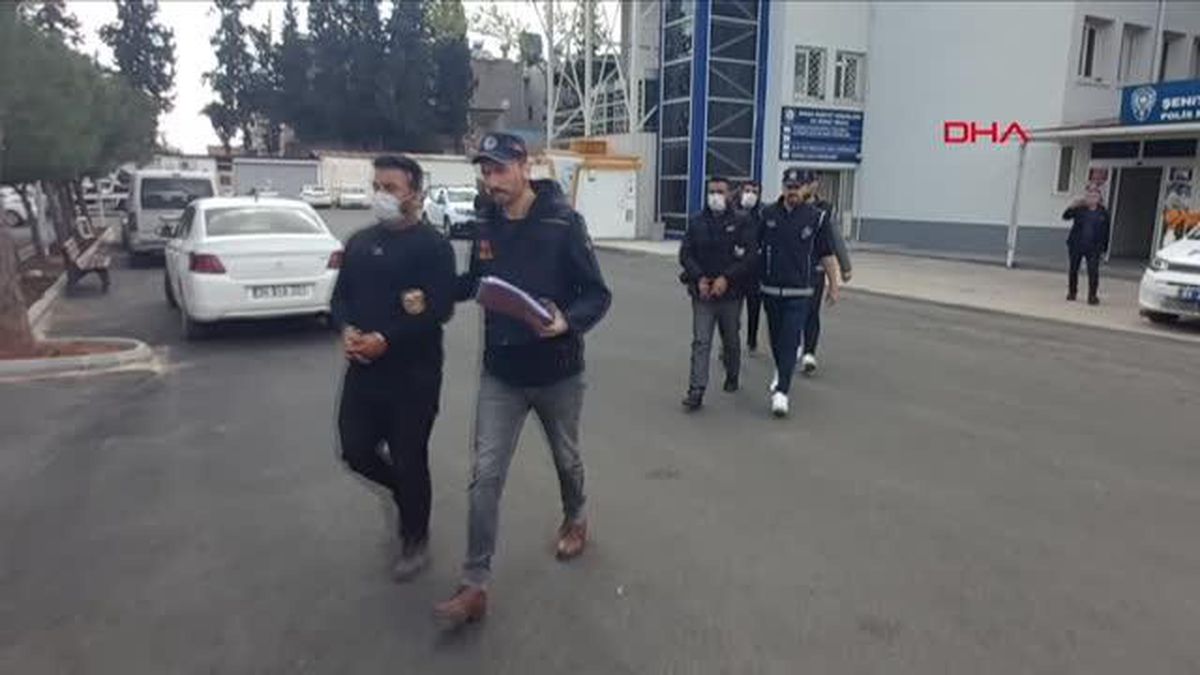 GÖÇMEN KAÇAKÇILARI YOLDA GÖRÜP MİNİBÜSE ALDIK