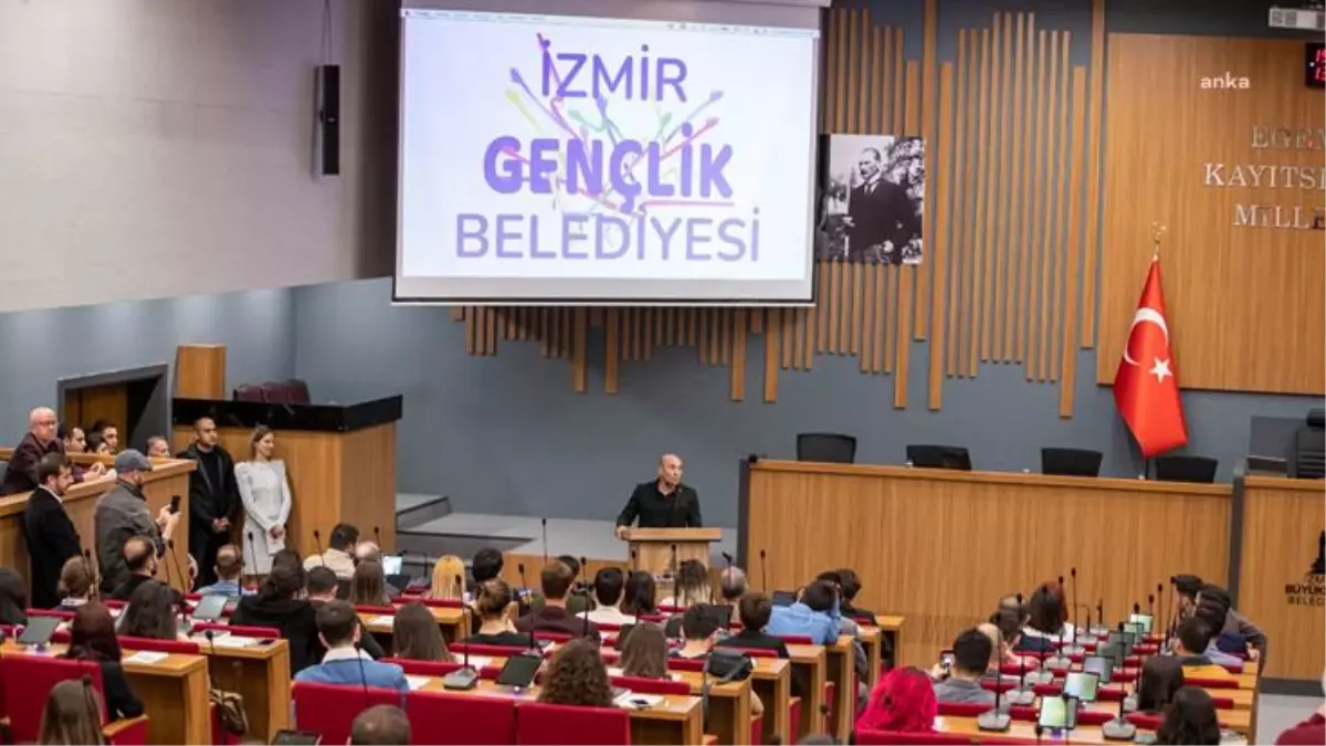 İzmir Gençlik Belediyesi\'nin İlk Meclis Toplantısına Katılan Tunç Soyer: "Tarih Sizi Yazacak"