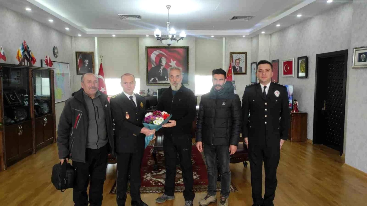Kars\'ta, gazeteciler Polis Haftasını kutladı