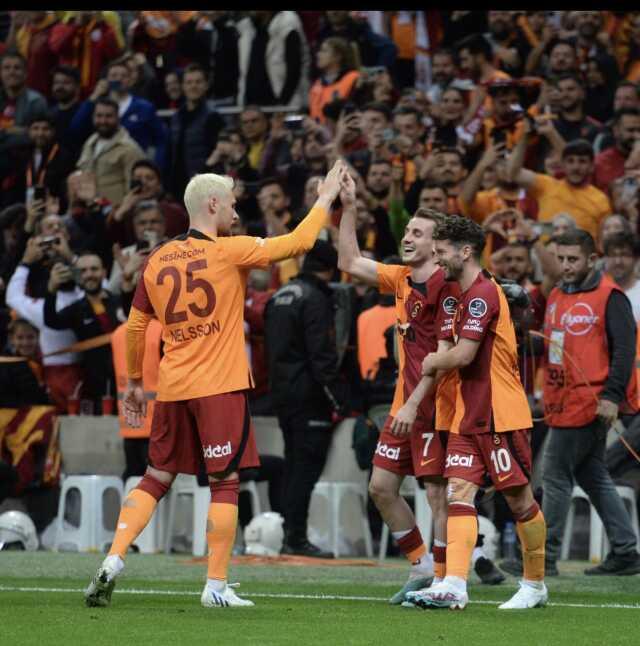 Kerem Aktürkoğlu'nun golünden sonra Mertens'in tepkisi olay oldu! Paylaşmayan Galatasaraylı kalmadı