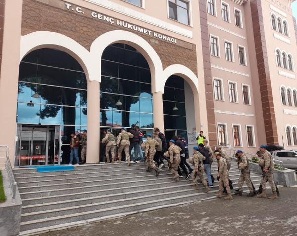 \'Kökünü Kurutma Operasyonu\'nda 8 tutuklama