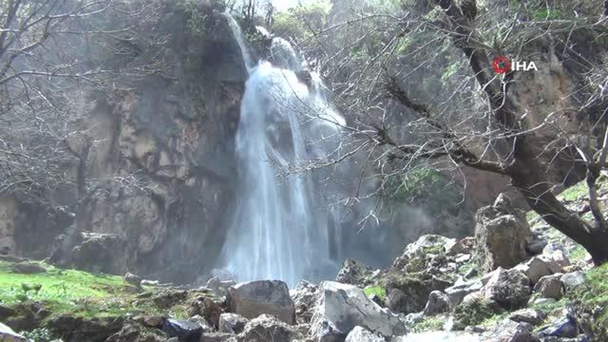 Şırnak'ta sel sonrası dev şelale oluştu