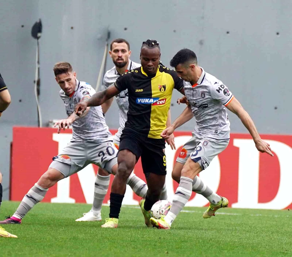 Spor Toto Süper Lig: İstanbulspor: 1 Medipol Başakşehir: 0 (Maç sonucu)