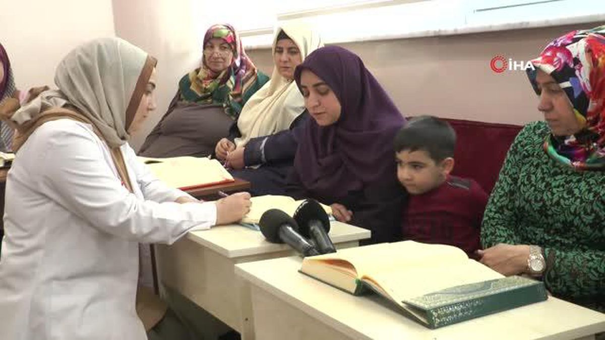 85 Yaşında Kur'an-ı Kerim öğrendiler