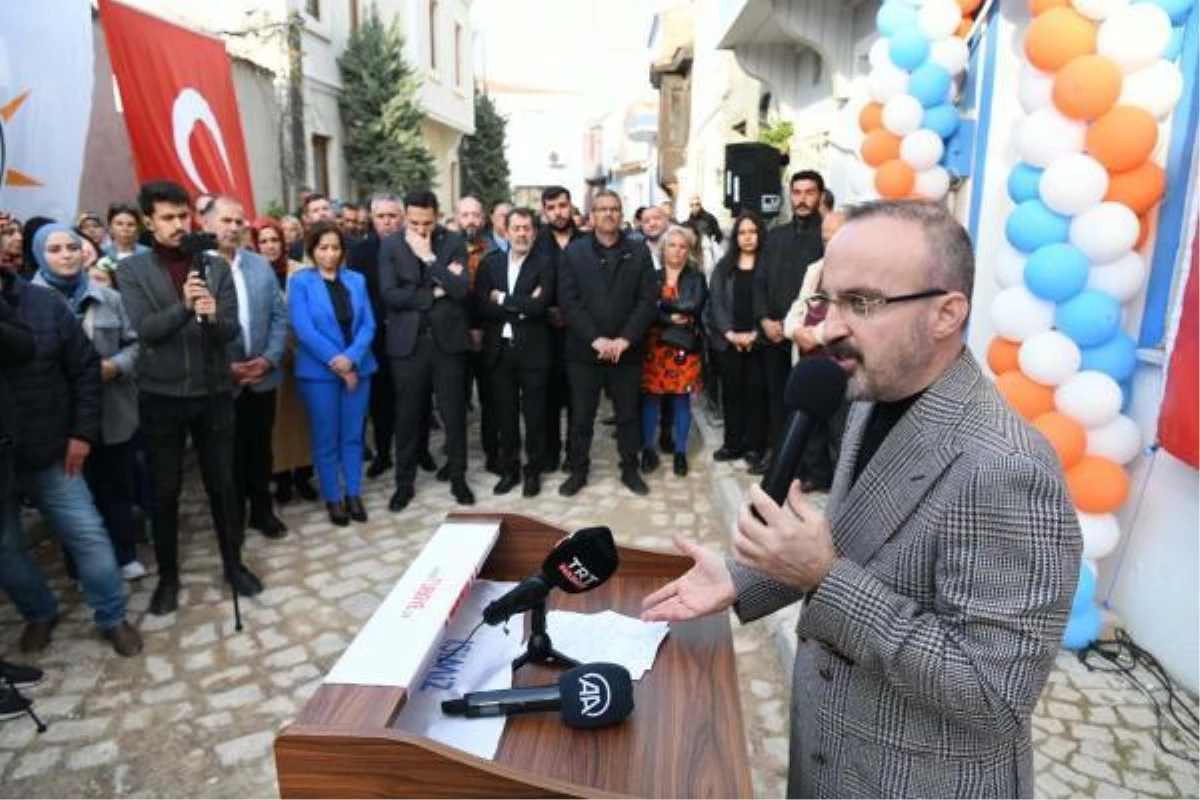 AK Parti\'li Turan\'dan Gökçeada\'ya gelen Yunanistan Dışişleri Bakanı Dendias\'a Bozcaada daveti