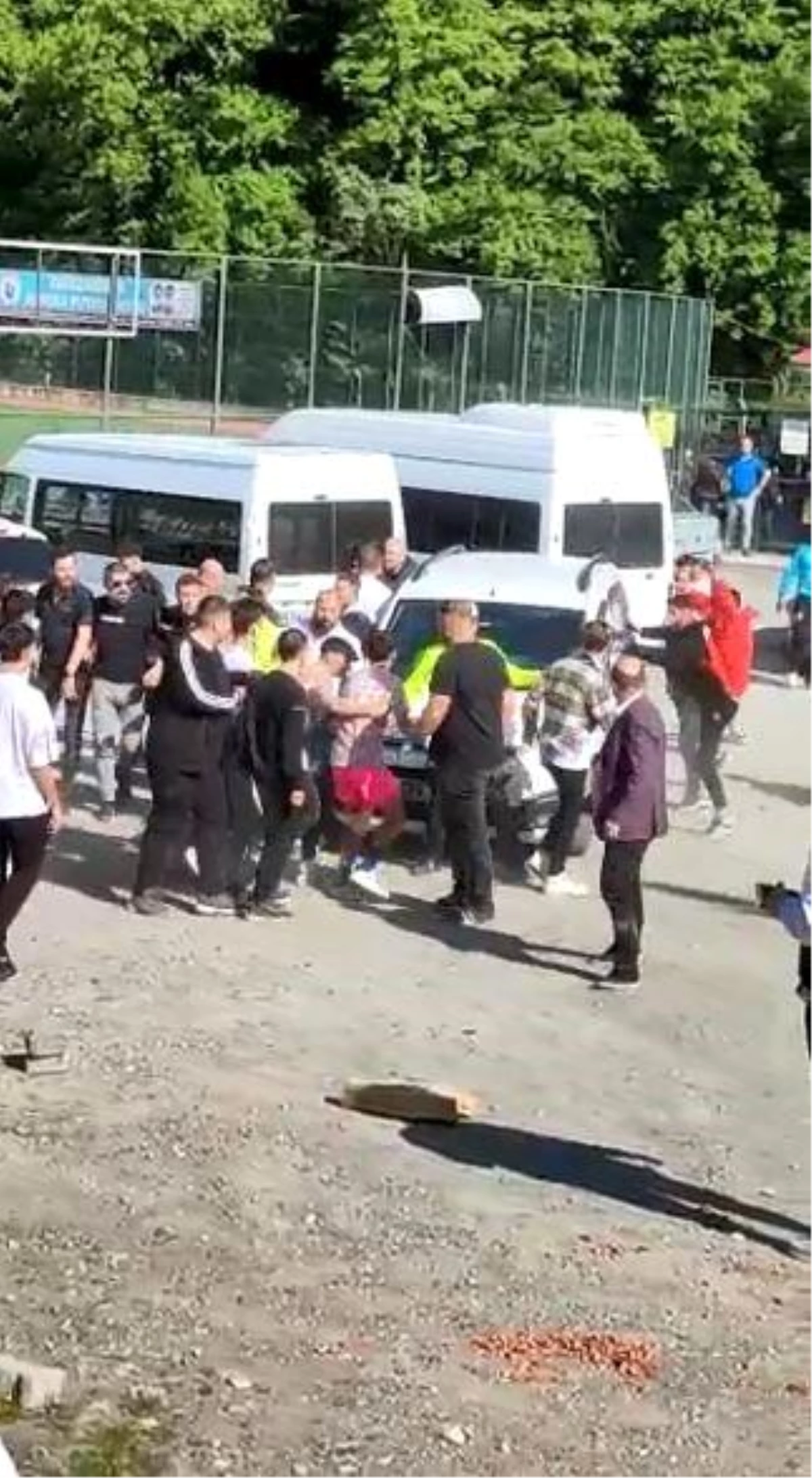 Amatör maçta kavga çıktı polis tarafları havaya ateş ederek ayırdı
