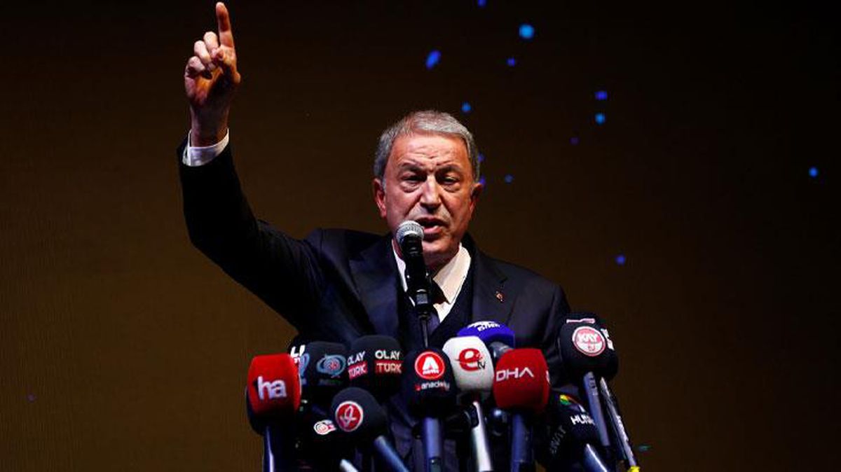 Bakan Akar'dan 'Vur de vuralım, öl de ölelim' sloganlarına karşılık: Onun da zamanı gelecek bekleyin