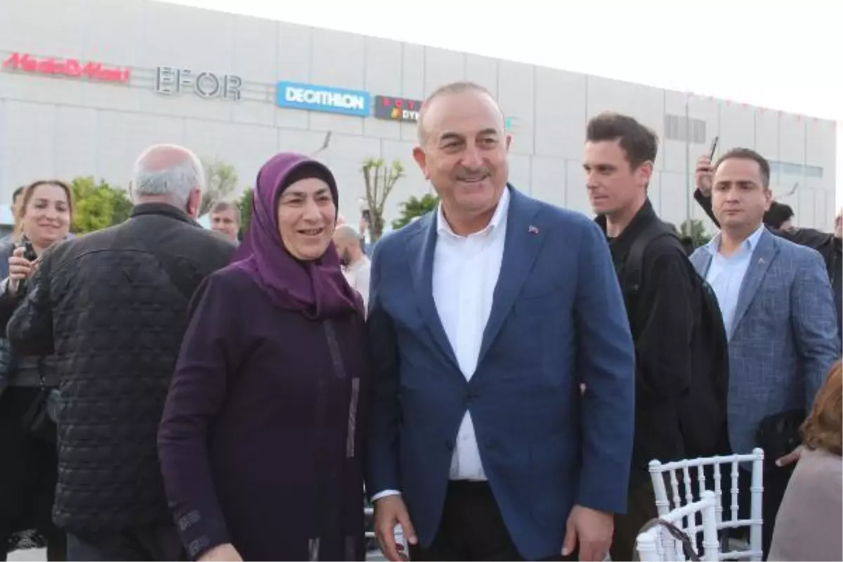 Bakan Çavuşoğlu: Türkiye\'deki Ahıska Türklerimizin hepsine vatandaşlık vereceğiz