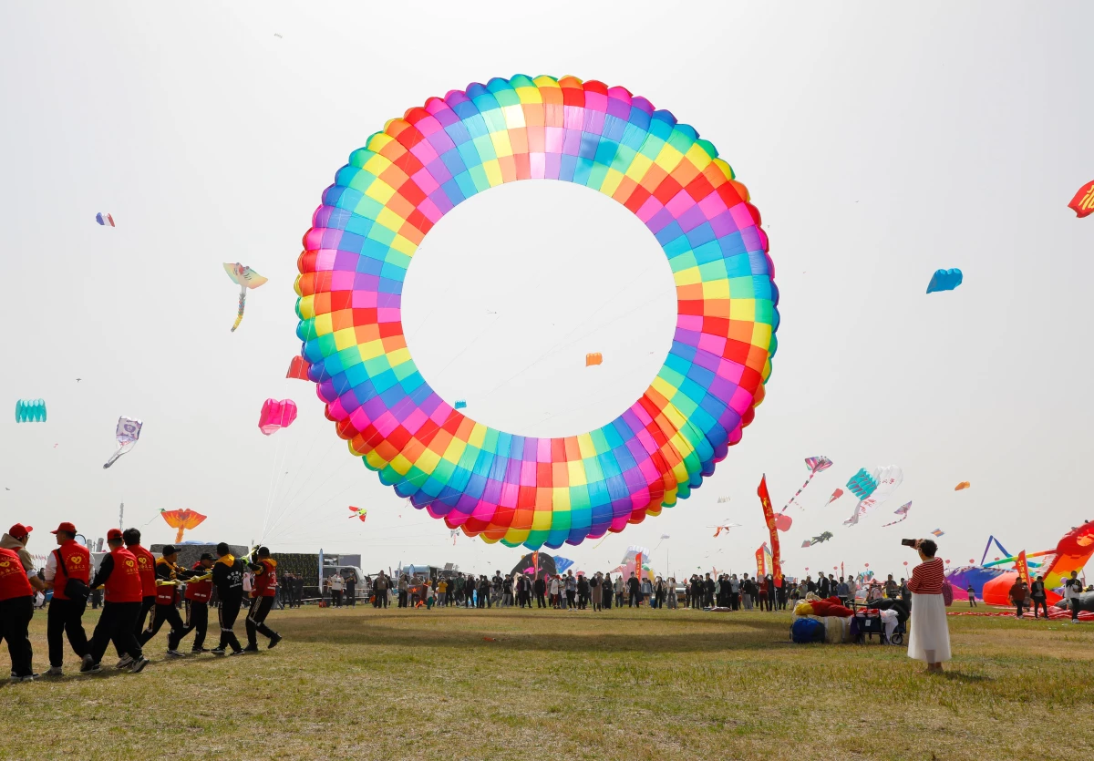 Çin\'in Weifang Kentinde Uluslararası Uçurtma Festivali Düzenlendi