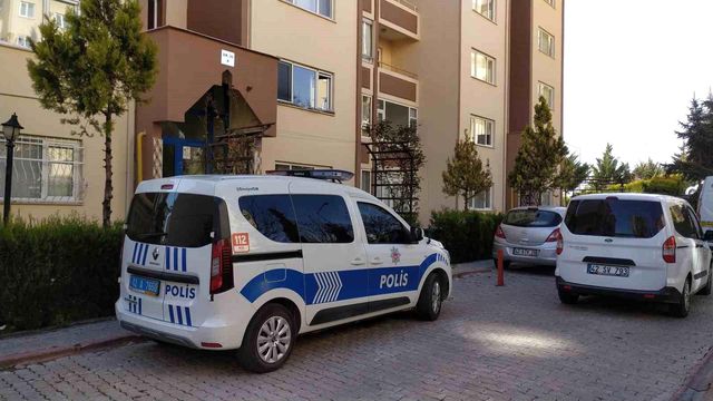 Cinnet geçirerek karısını ve çocuklarını vuran emekli polis tutuklandı Cinnet geçirerek karısını ve çocuklarını vuran emekli polis tutuklandı