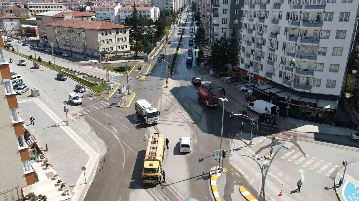 Çorum\'da belediye kenti bayrama hazırlıyor