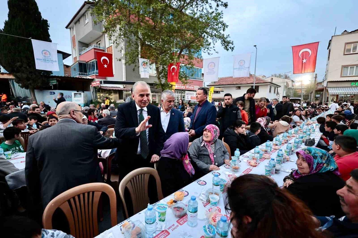 Denizli Büyükşehrin gönül sofrası Sevindik\'te kuruldu