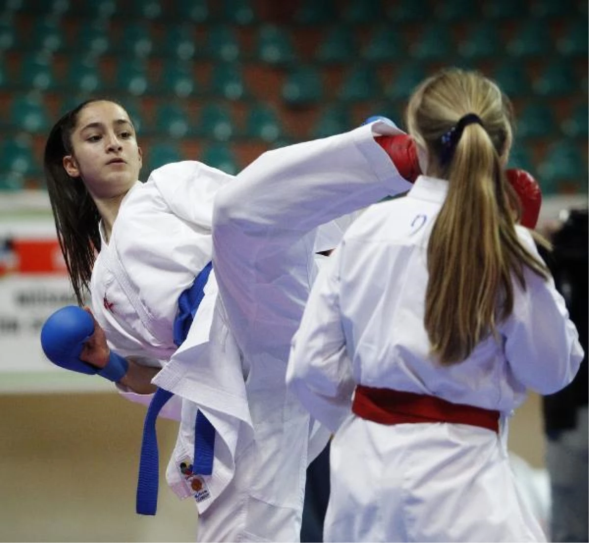 Diyarbakırlı karateci Sena, Türkiye\'yi Sırbistan\'da temsil edecek