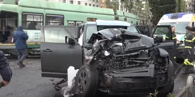 Dünyaca ünlü futbolcu Immobile trafik kazası geçirdi! Arabasının son hali vahameti gözler önüne serdi