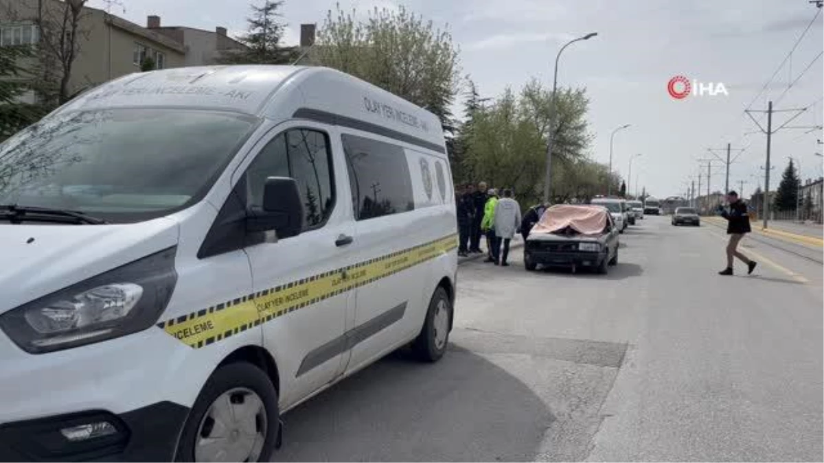Eskişehir\'de Feci kaza: Hızla gelen araç, karşıdan karşıya geçen yaşlı adama çarptı