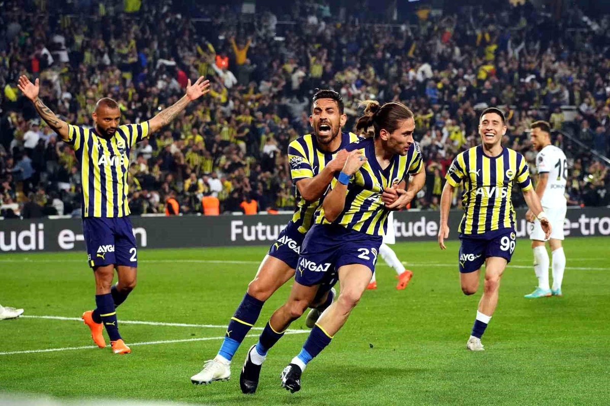 Fenerbahçe, geriye düştüğü maçlarda 20 puan topladı