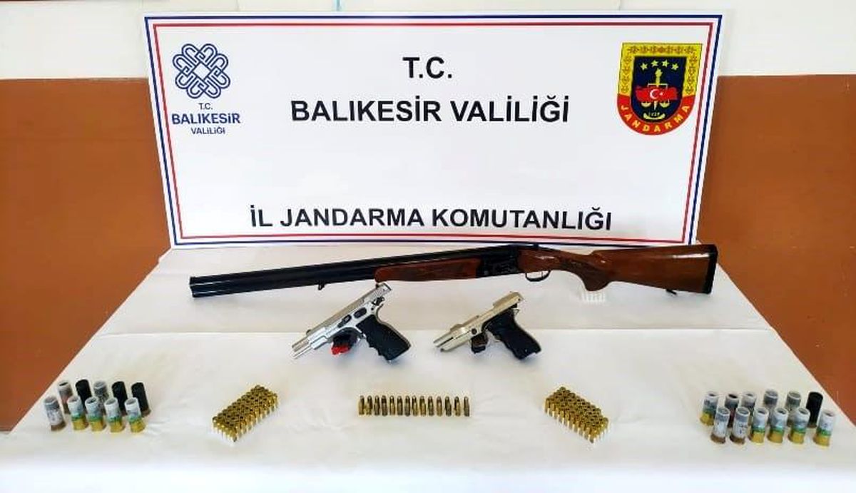Jandarmadan silah ve mühimmat imal ve ticareti yapanlara operasyon