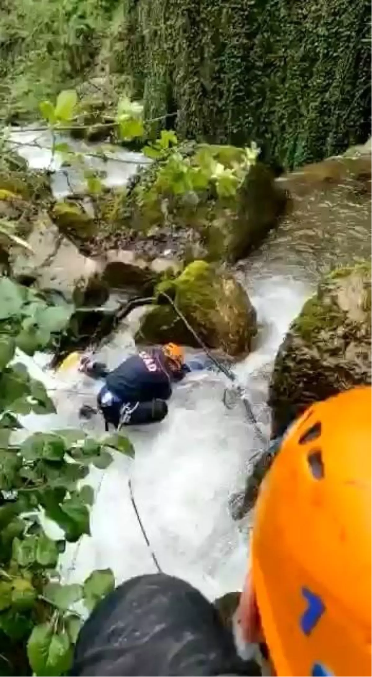 Kızını kurtarmak isterken ikisi de hayatını kaybetti