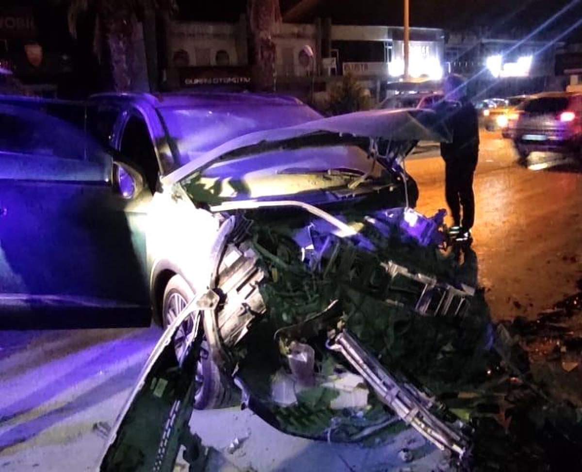 Kuşadası\'nda trafik kazası: 3 yaralı